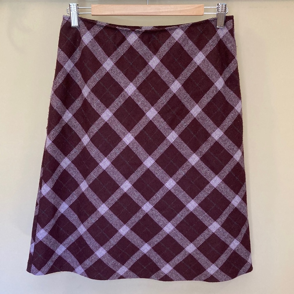 Knee-length skirt